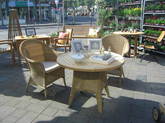 Geranienmarkt, Teak & Garden